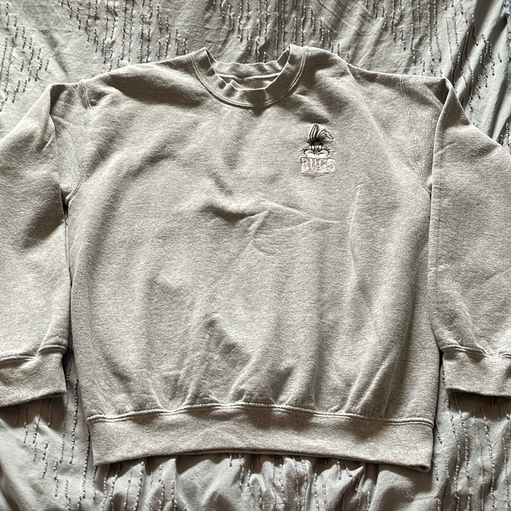 Looney Tunes Bugs Bunny Sweatshirt Warner Brothers Gray Crewneck Grey Gray